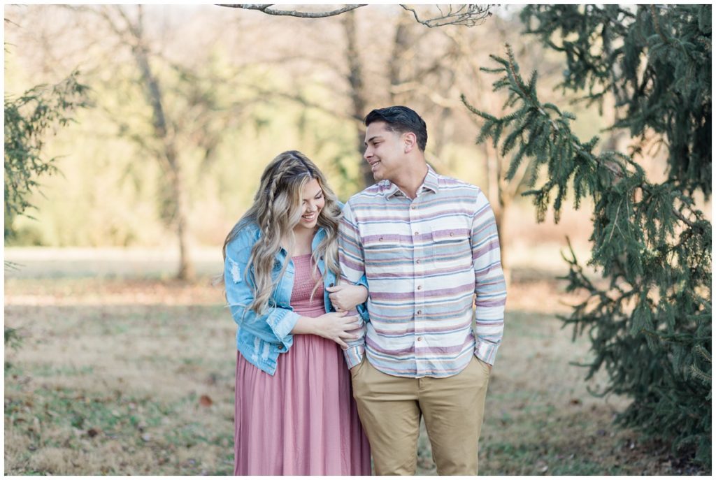 Knoxville Engagement Pictures at the Botanical Gardens